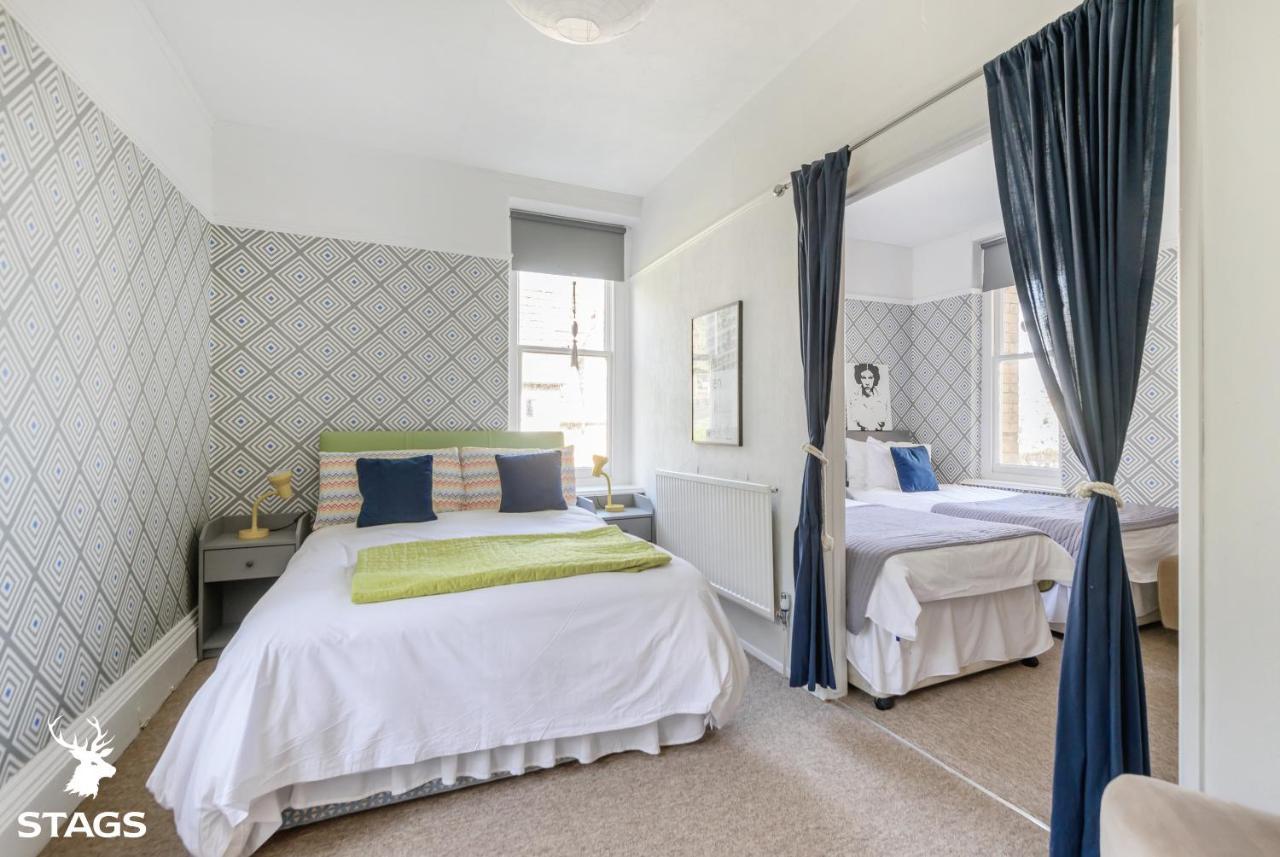 Norbury House Stylish Accommodation 일프러컴 외부 사진