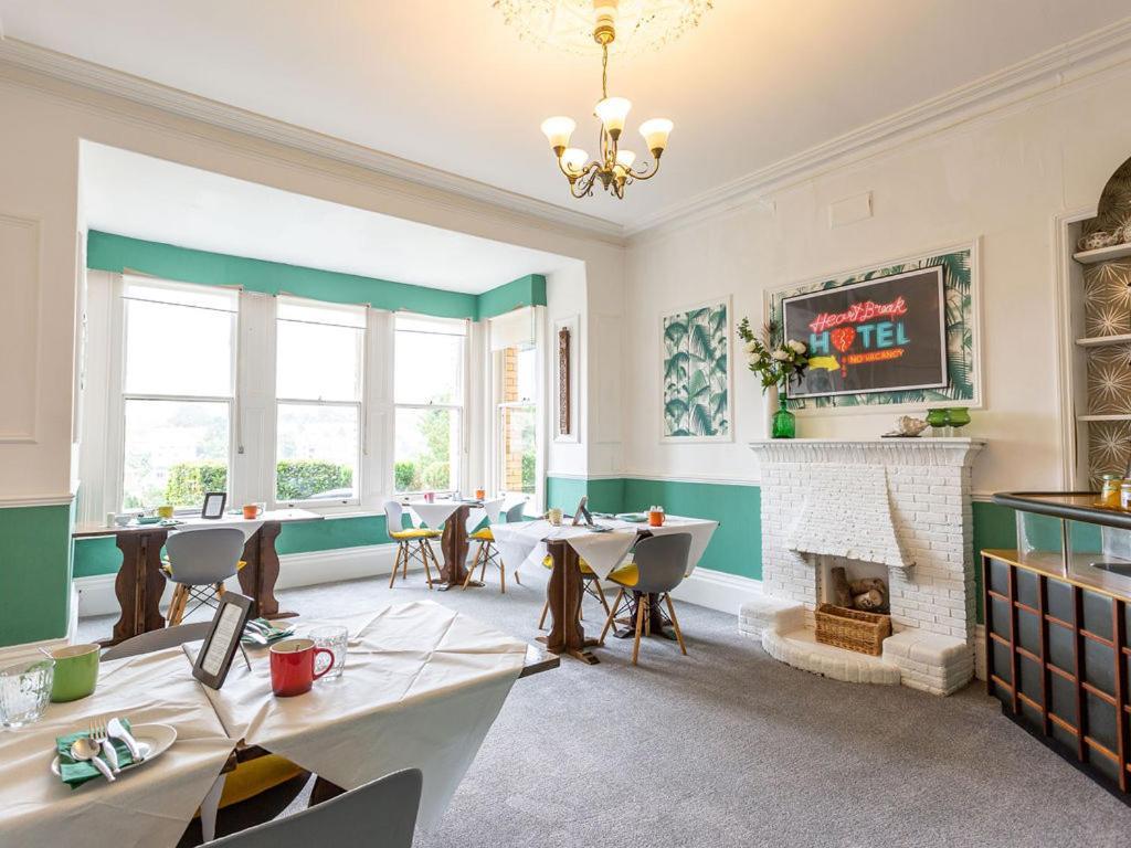Norbury House Stylish Accommodation 일프러컴 외부 사진